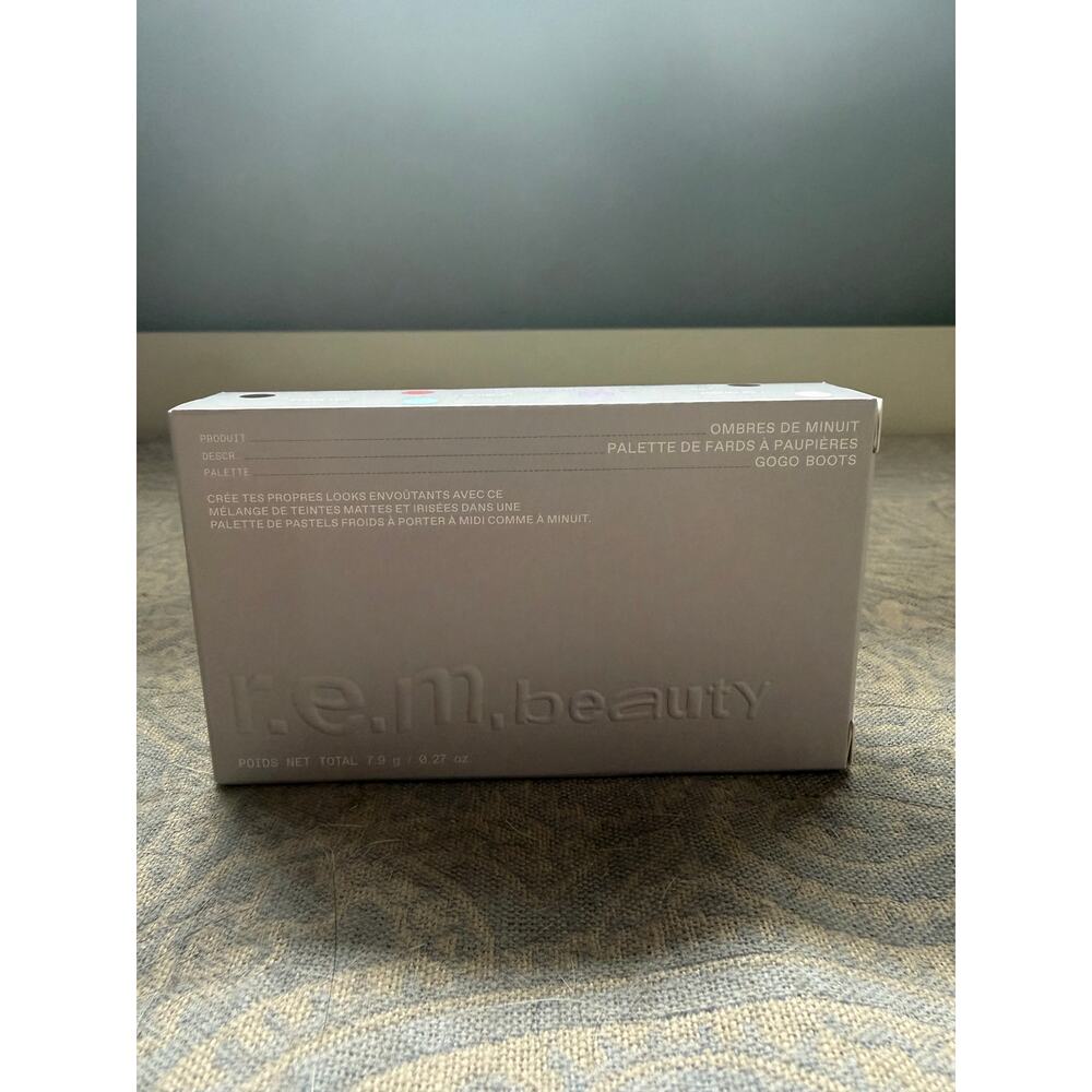 REM beauty eye shadow palette - Gogo boots